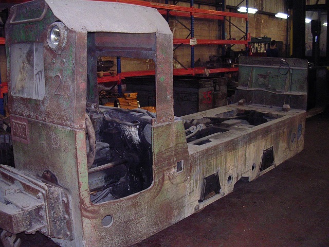 Locomotora mina reparada antes